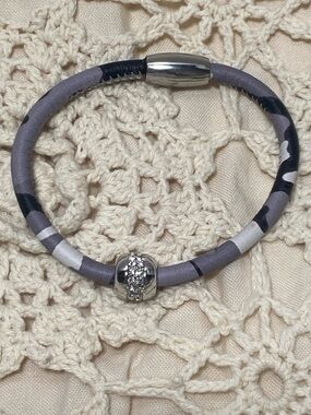 Liza Schwartz Good Karma
Camouflage Premium Suede Leather
Bracelet